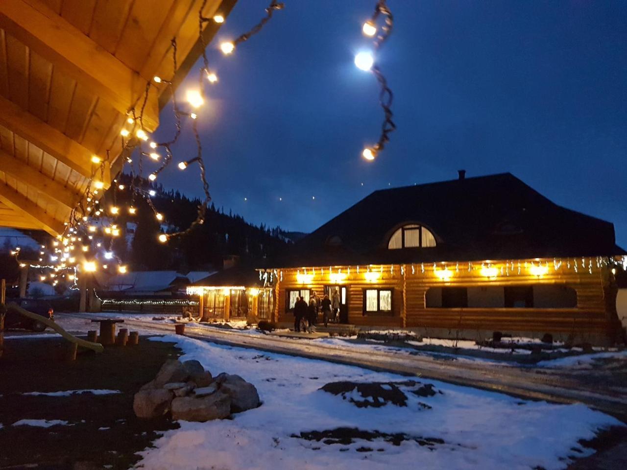 Hotel Casa Obcina Bucovinei Fundu Moldovei Esterno foto